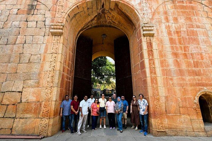 Vecchia Bangalore Walk - Palazzo, Forte, Mercato, Tempio, Moschea e caffè