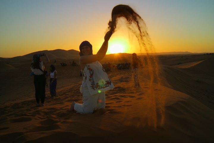 Merzouga: Paseo privado en camello al atardecer