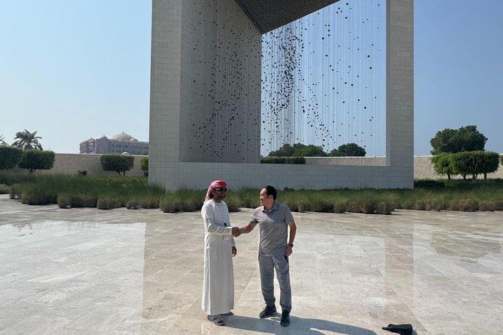 Abu Dhabi Tour vanuit Dubai : Grote Moskee & de belangrijkste attracties van de stad