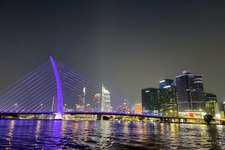 Ciudad Ho Chi Minh : Animado Skyline de Saigón Sunset View River Cruise