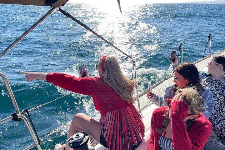 Avventura in barca a vela: vela, delfini e relax con bevande