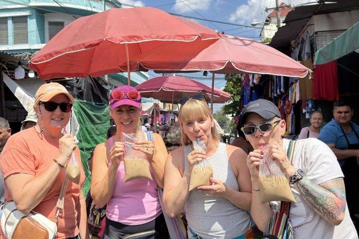 Discovering San Salvador with a young Salvadoran