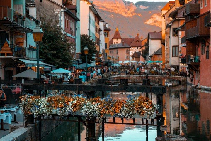 Annecy One Hour Insider Walking Tour With Local Guide