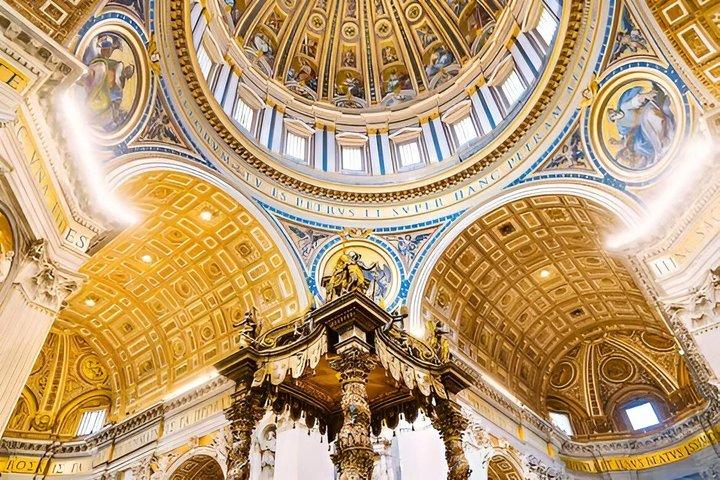 Visita guiada a la Basílica de San Pedro con catacumbas papales y cúpula