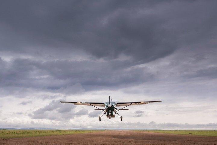1 - Tag Amboseli - Kilimandscharo Fly in & Road Safari