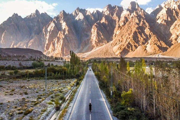 8 Tage Paket Kaghan Naran, Babusar Top, Gilgit, Feenwiesen, Khunjerab Pass