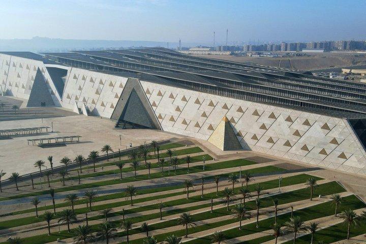 Grand Egyptian Museum og pyramiderne i Giza