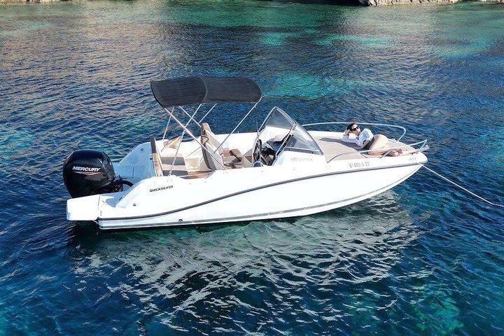 Private Motor Boat Rental With or Without Skipper