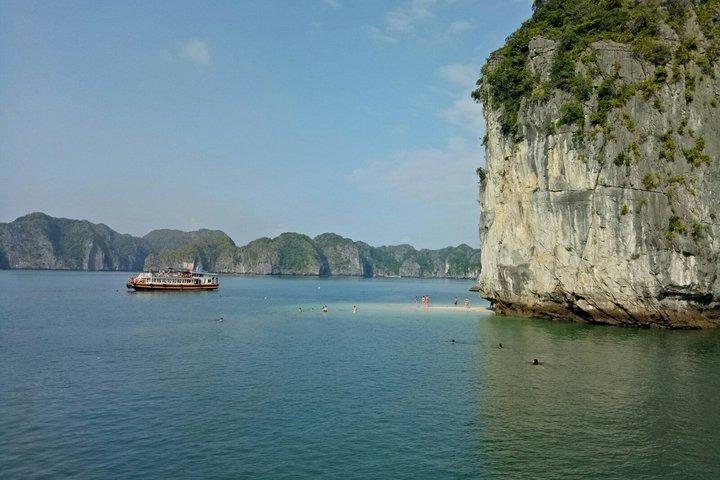 Excursion privée en canoë-kayak dans la baie d'Halong Lan Ha