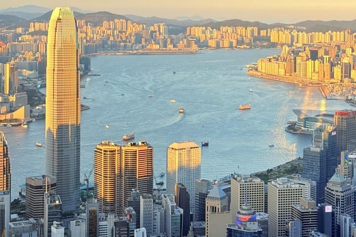 Hong Kong Private Highlights Tour: Central, SoHo & Victoria Peak