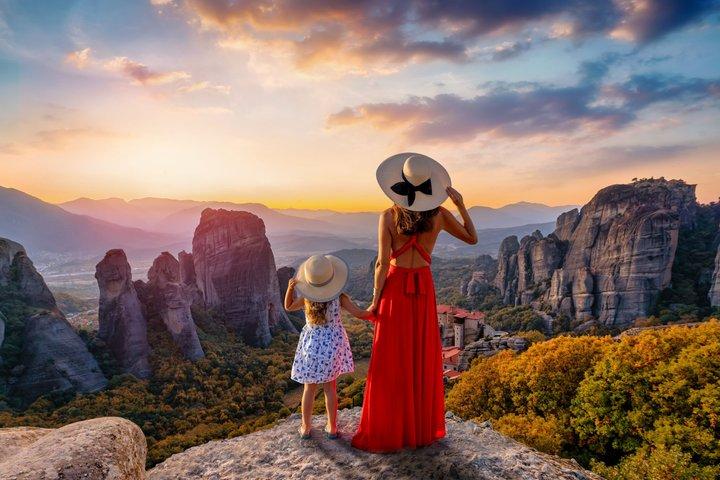 Atenas: mosteiros de Meteora, cavernas e paradas no litoral com almoço