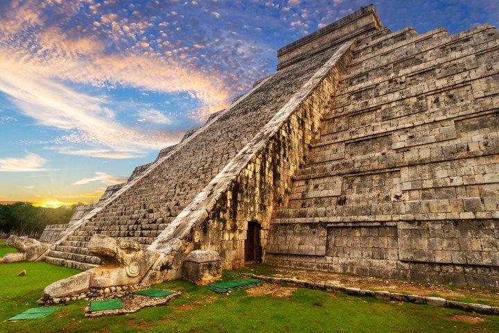 Fuld dag Chichen-Itza med Cenote og Valladolid Tour