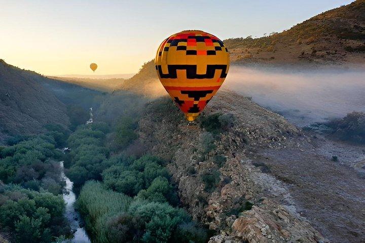 Heißluftballonabenteuer über der Wiege der Menschheit