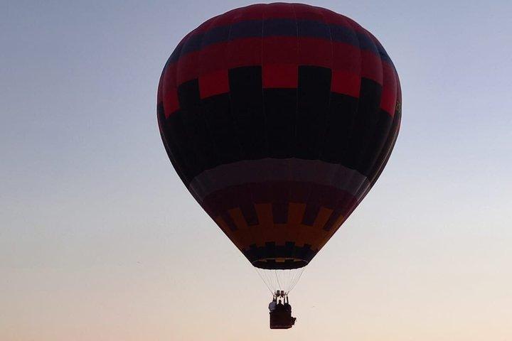 Heißluftballonabenteuer über der Wiege der Menschheit