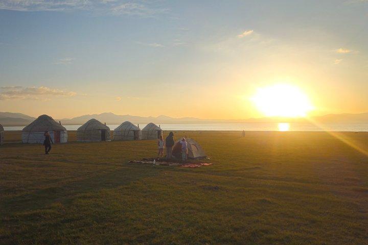 3 Day Song Kul e Issyk Kul Jeep Tour com Yurt Stay Horse Riding