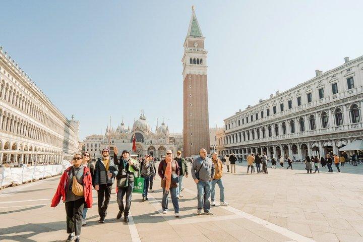 Willkommen im Venice Express mit Markusbasilika