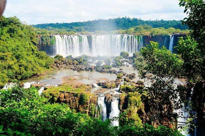 イグアスの滝ブラジルとアルゼンチン2日間ツアー