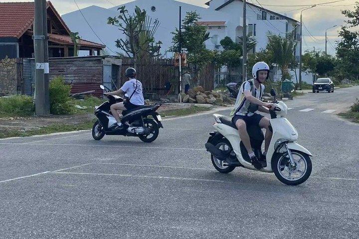 Experiência Hoi An Scooter Motorcycle Class Crash Course
