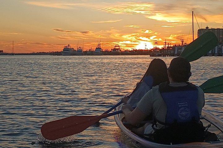 Glowing Clear Kayak Adventure em Destin Harbor