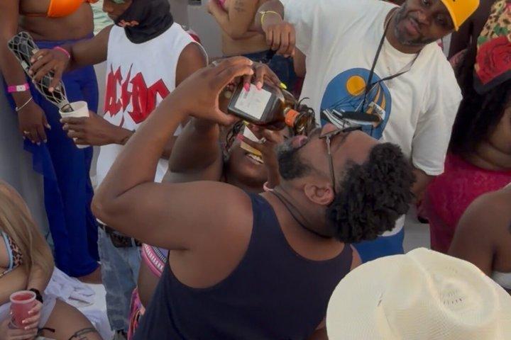 Punta Cana Island Party Boat con Open Bar Adults Only Vibes