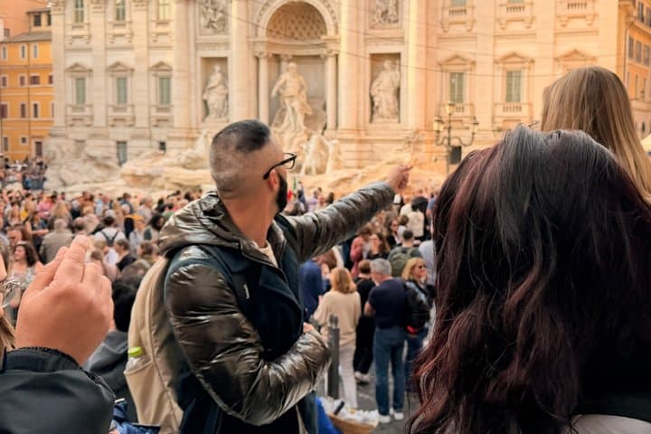 Rome: Trevi Fountain & Vicus Caprarius City of Water Tour