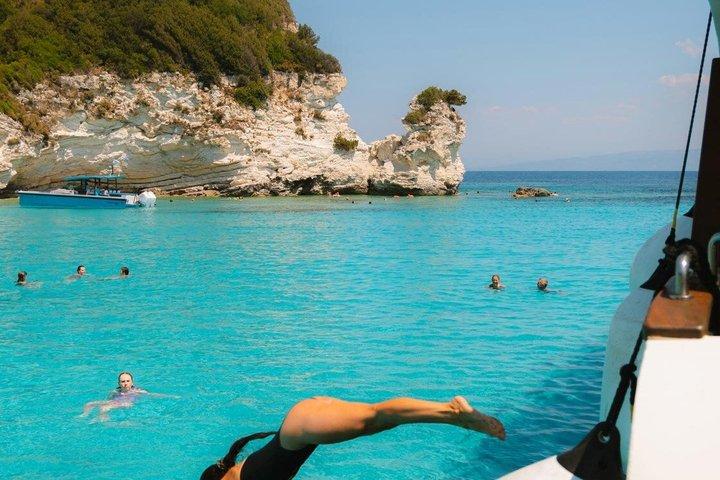 Paxos e Antipaxos Day Cruise com Blue Caves Exploration