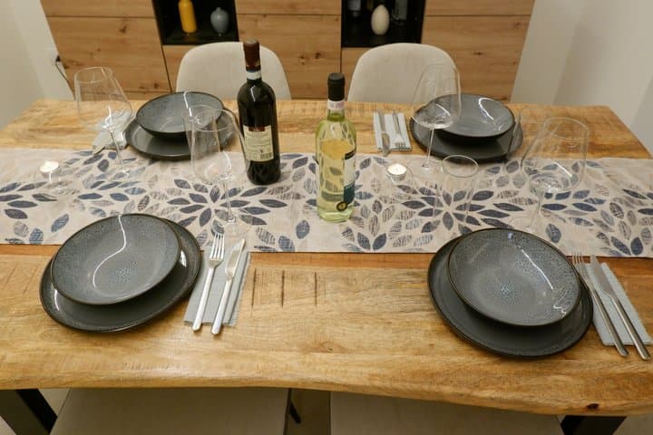 Cook and Eat in a Local Milan Home, max 8 Guests