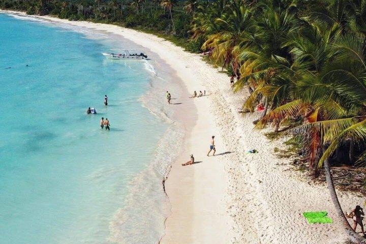 Saona Island VIP lille gruppe tur – 4 strande og naturpool