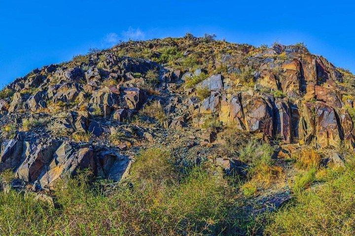 グループツアータンバリー古代岩石彫刻ユネスコ世界遺産