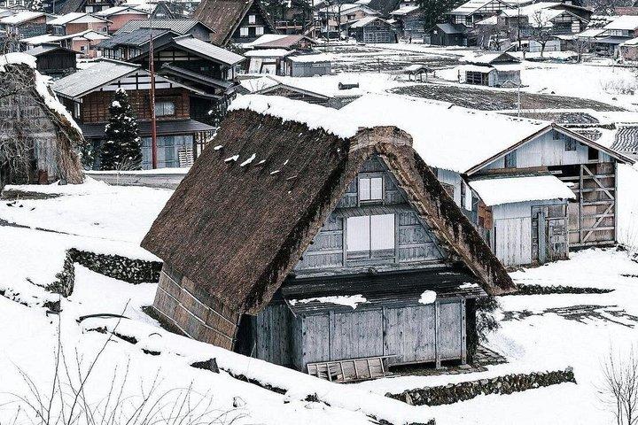 Tour privado de 2 dias em Shirakawago e Kanazawa em carro privado
