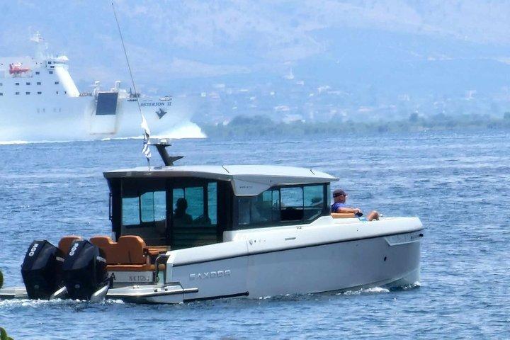 Cruzeiro de um dia de iate privado na costa nordeste de Corfu