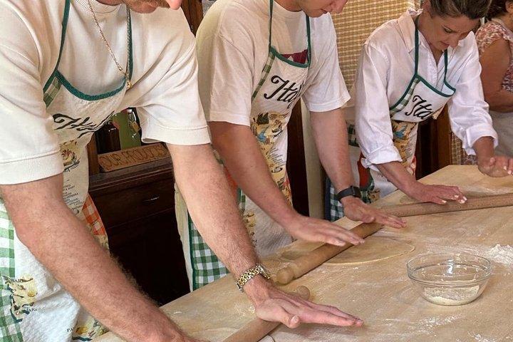Cours de cuisine à la ferme de Lucques ou repas traditionnel toscan