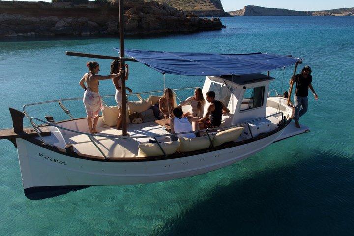 Privat 4-timmars båttur i Ibizas vikar