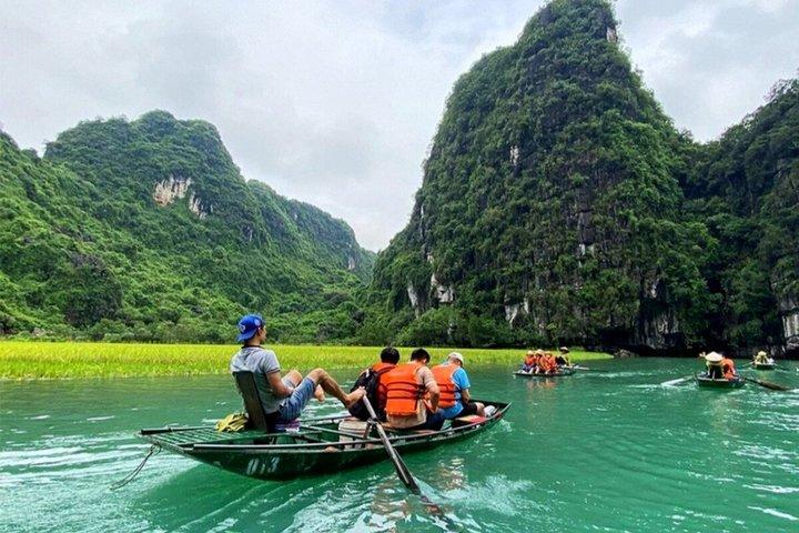 Tour di un'intera giornata a Hoa Lu Tam Coc Mua Cave Pranzo a buffet