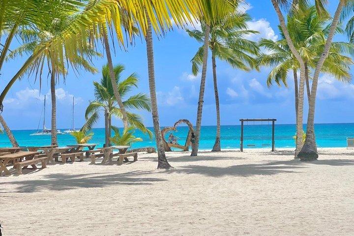Eksklusiv privat katamarantur til Saona Island VIP-service