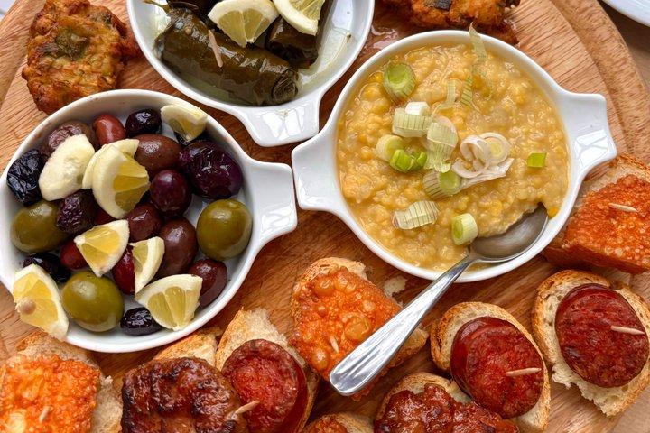 テッサロニキフードツアー:地元の人のように食べる(小グループ)