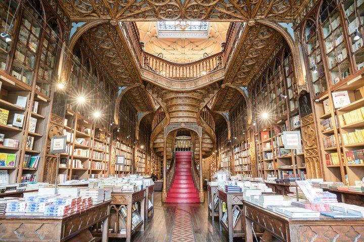 From Lisbon: Porto Private Day Tour with Wine or Boat Option