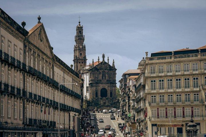 From Lisbon: Porto Private Day Tour with Wine or Boat Option