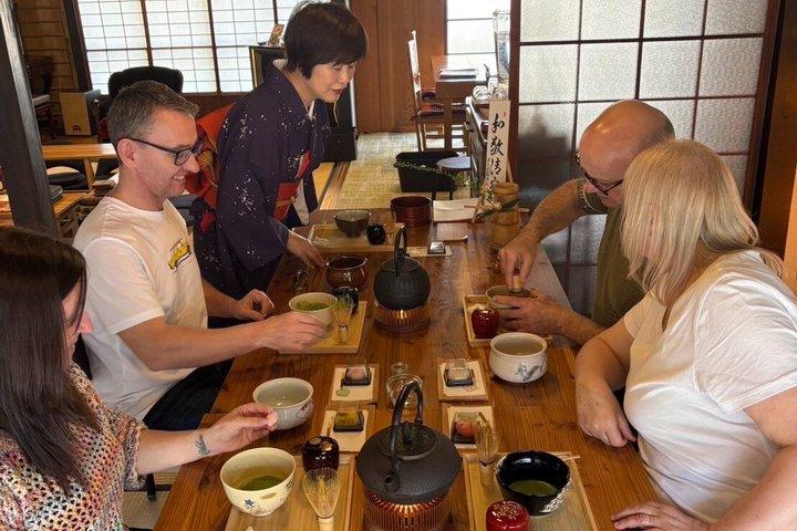 書道と茶道体験の神戸牛ランチ