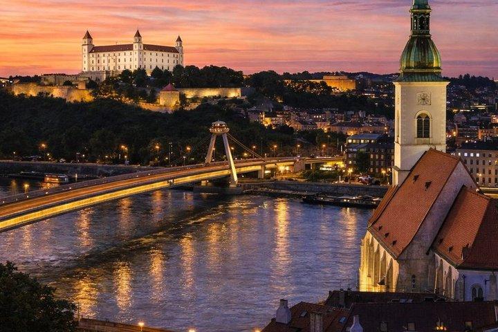 Gita di un giorno privato a Bratislava e Budapest da Vienna