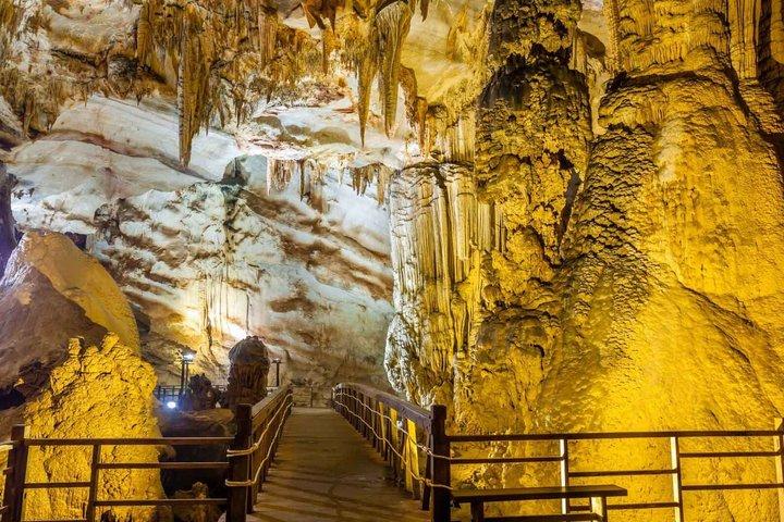 Geführtes Höhlenerlebnis in der Phong Nha Höhle und Paradieshöhle