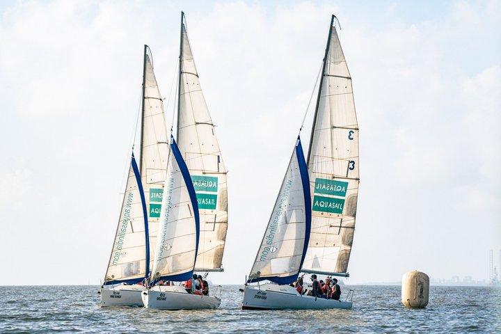 Entdecken Sie das Segeln am Iconic Gateway - Mumbai
