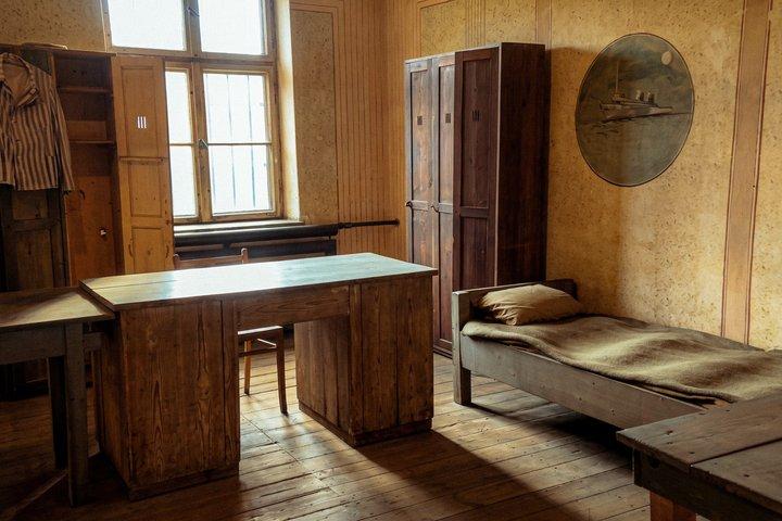 Krakow to Auschwitz Birkenau Guided Tour with Ghetto Visit