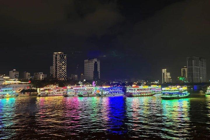 Ervaar Da Nang Han River Night Boottocht met Show Weekend