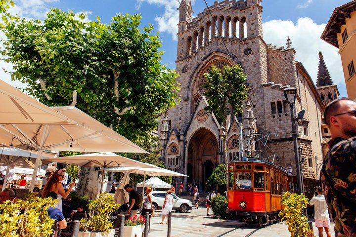 Mallorca: Exclusive Soller Train and Tram Half-Day Tour