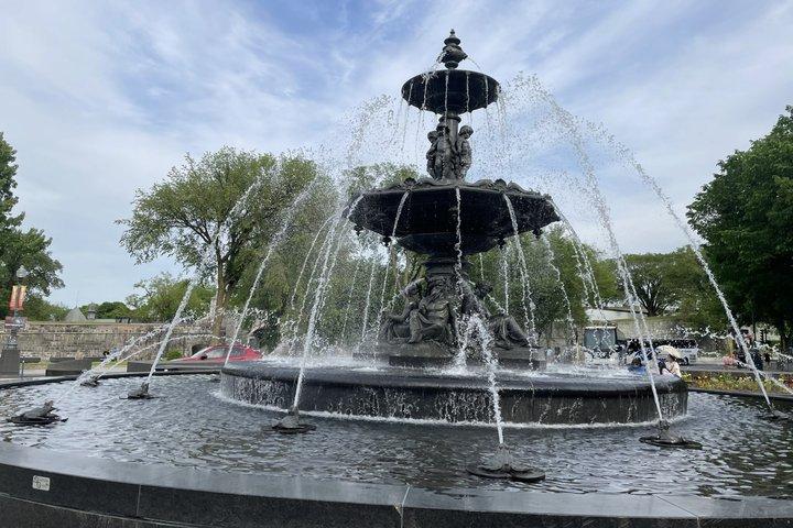 Quebec City: Old Quebec Highlights – 2‑Hour Guided E‑Bike Tour
