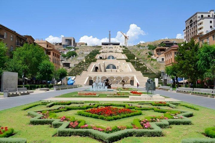 2-Day Armenia Private Tour from Tbilisi: Visit Yerevan & Sevan
