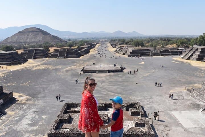 From cdmx: Teotihuacan and Basilica of Guadalupe all inclusive