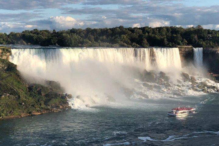 Niagara Falls Tour met helikopter, boot, reis en Skylon Lunch