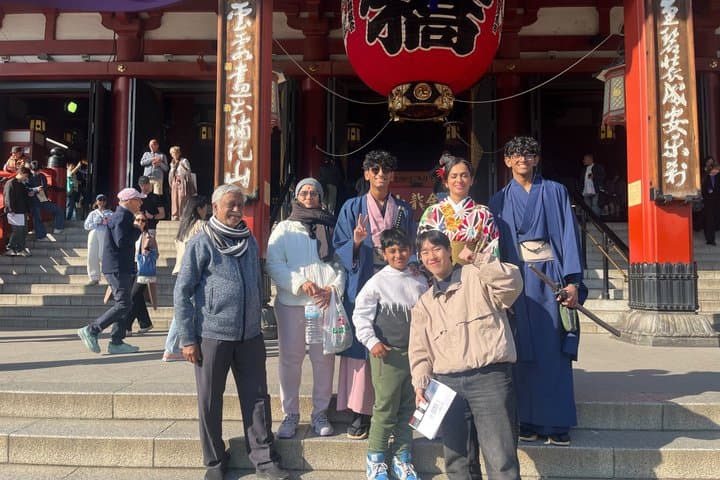Tokyo Private Asakusa Walking Tour: Senso-ji & Photo Spots